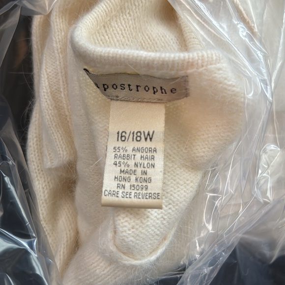 NWT Apostrophe Women’s Angora Blend V-neck Pullover Sweater Top Size 16/18 (XL) - Picture 10 of 10